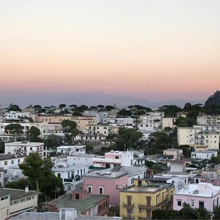 Ischia Sleeps 4 Air Con Wifi 이스키아